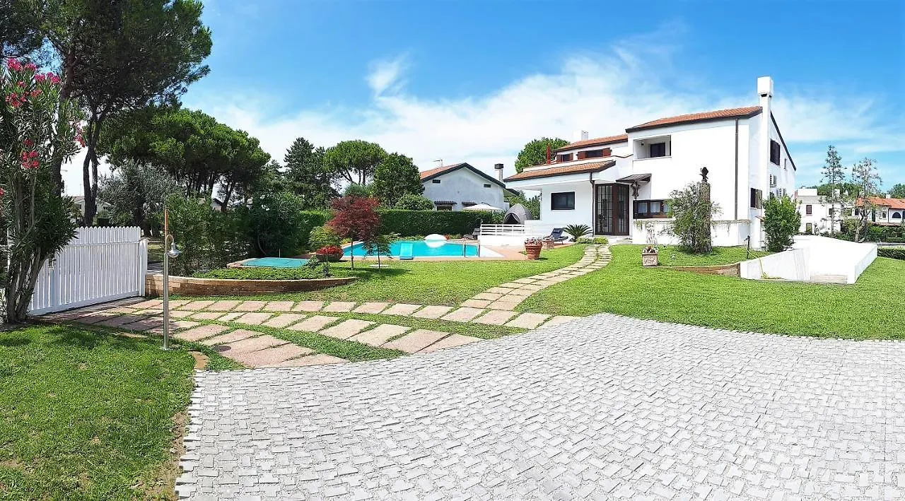 Villa Lucia Albarella Island 0*,